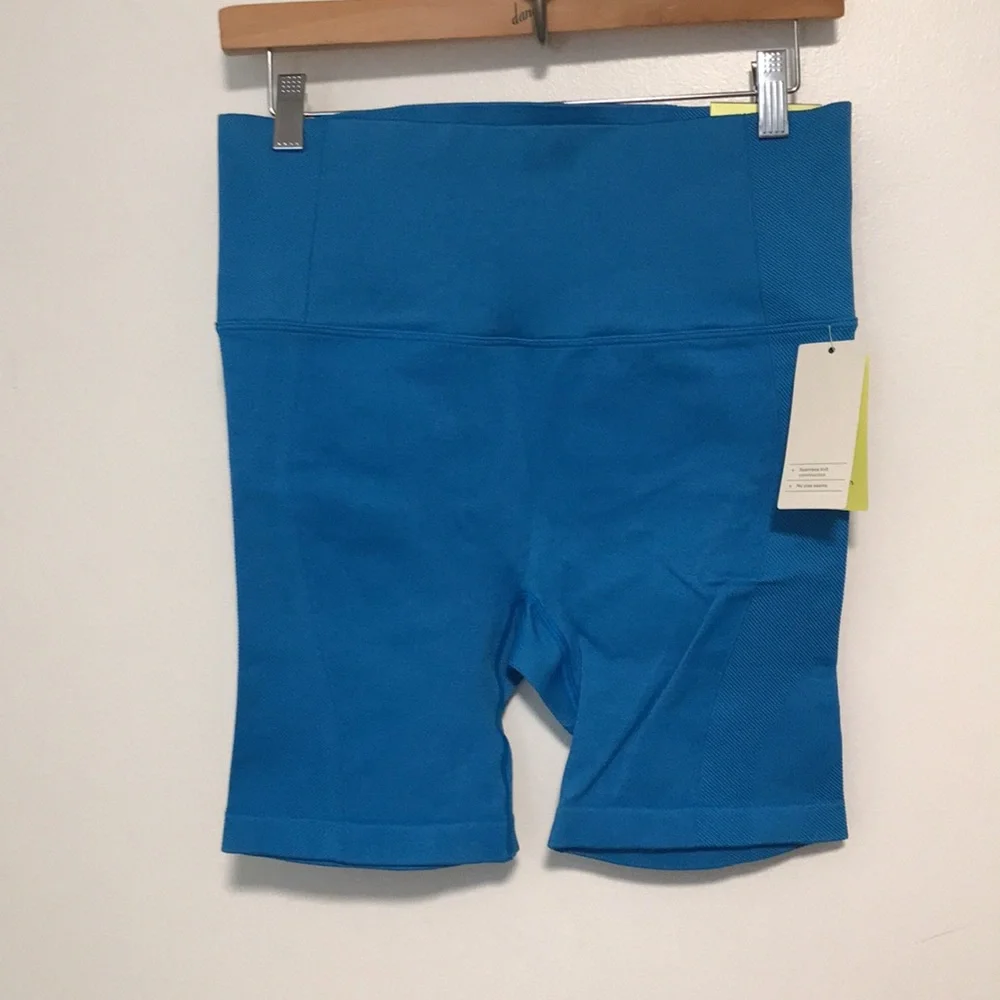 NEW‎ All In Motion Seamless High-Rise Rib Bike Shorts 6
